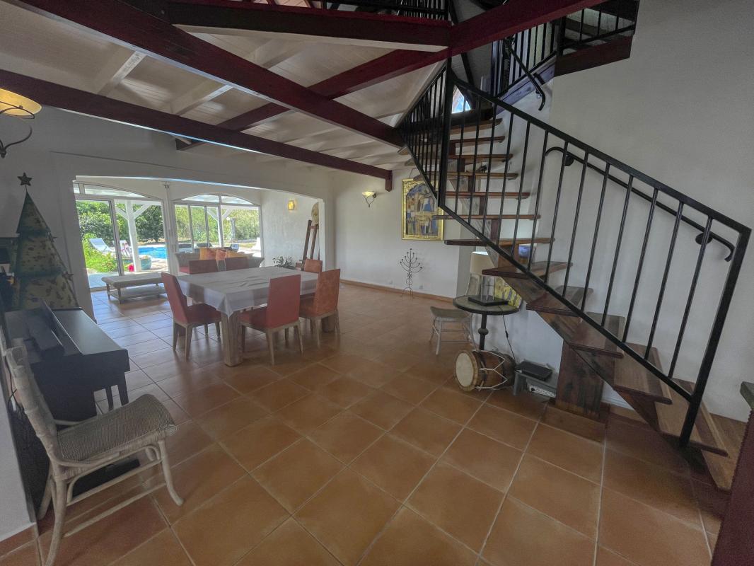 18.Location villa piscine sainte anne guadeloupe_Salle à manger